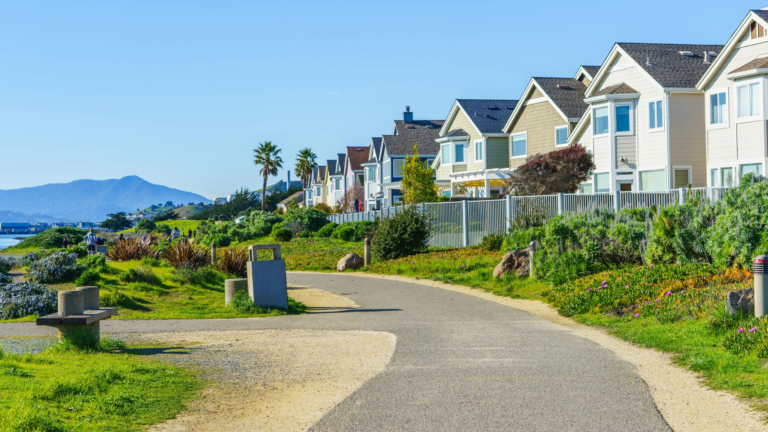 Property maintenance services in Elwood, Victoria, for well-maintained coastal homes, gardens and residential outdoor areas.